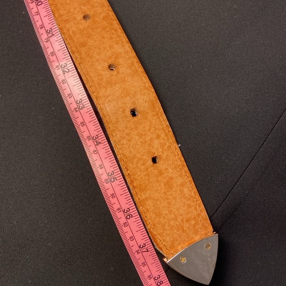 RRango Unisex Gold Tone 4 White Stones
Design Ostrich Custom Belt. - Picture 9 of 11